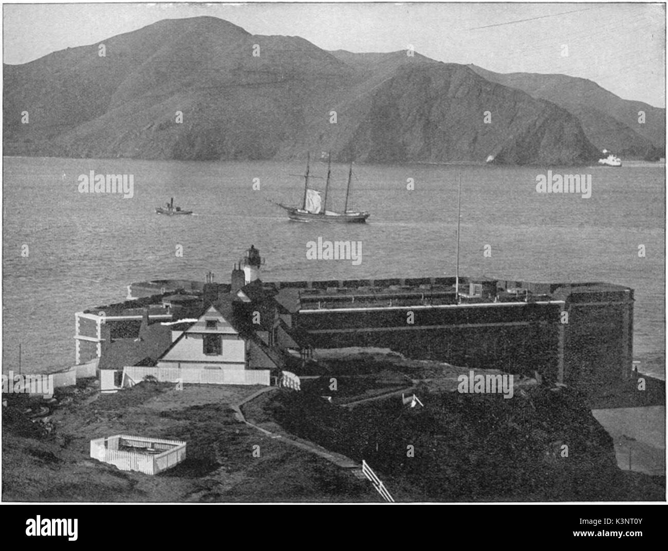 Golden Gate mit Fort Point im Vordergrund, C. 1891 Stockfoto