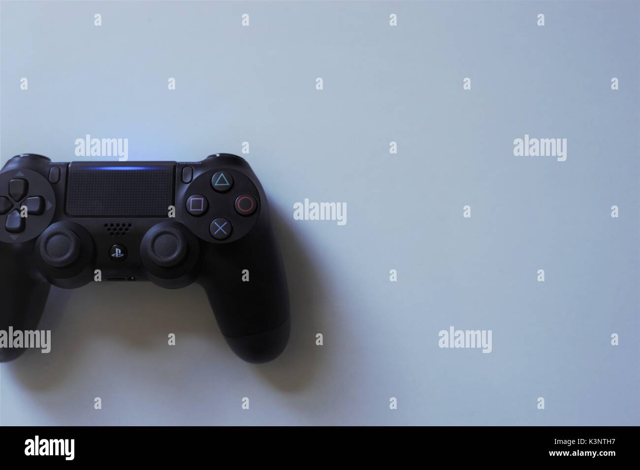 PS4-Controller Stockfotografie - Alamy