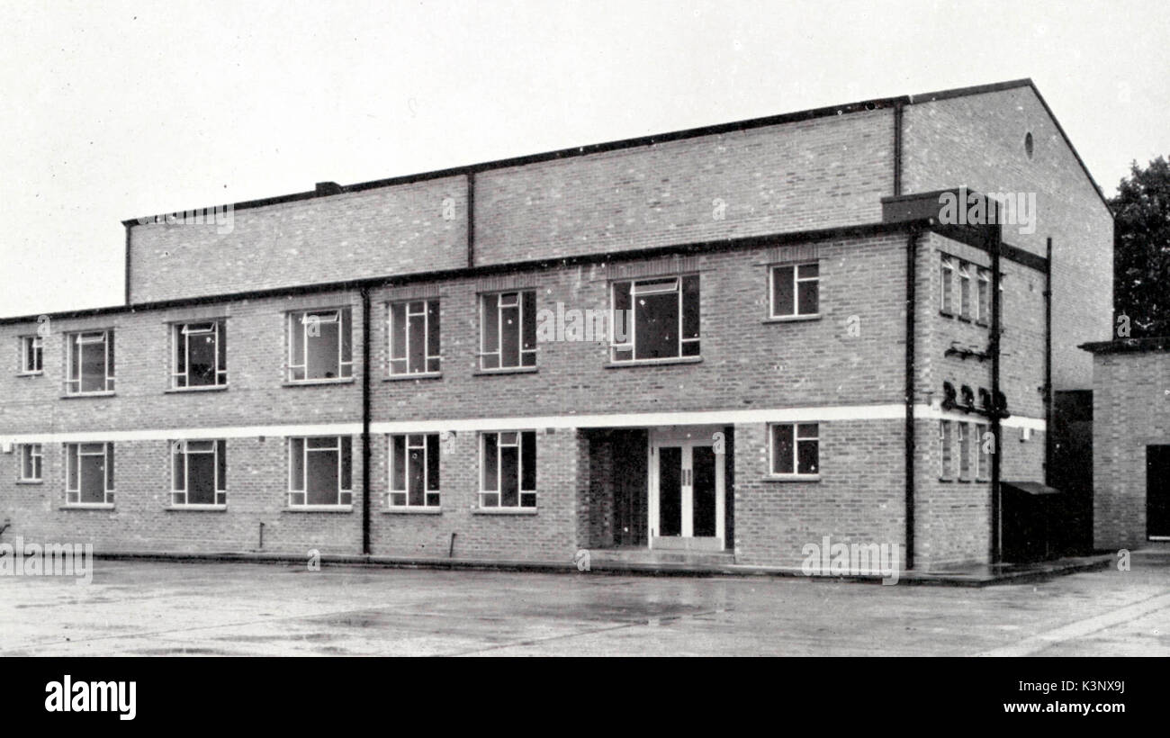 BEACONSFIELD FILM STUDIOS EINEN NEUEN sound Bühne, hinter den beiden Speichern Stockfoto BEACONSFIELD FILM STUDIOS EINEN NEUEN sound Bühne, hinter den beiden Speichern Stockfoto