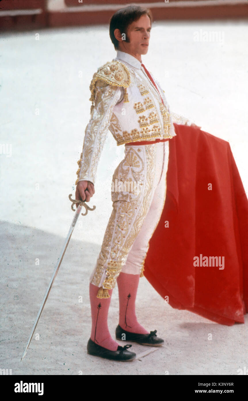 VALENTINO [BR/US 1977] RUDOLF NUREYEV wie Rudolph Valentino Dreharbeiten "Blut und Sand' Datum: 1977 Stockfoto