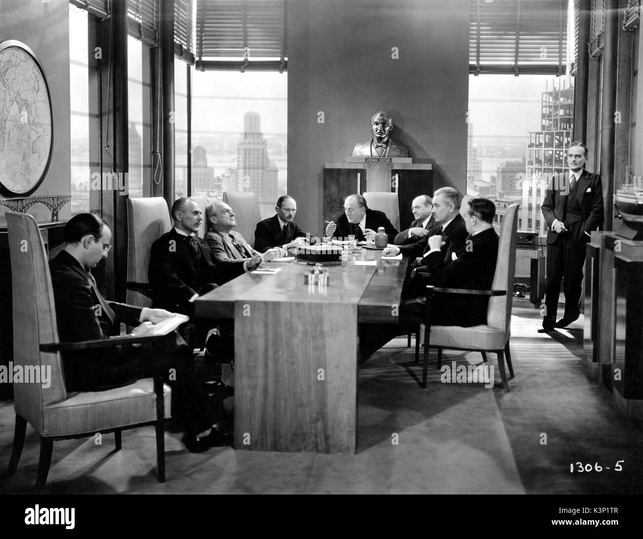 Ehre unter Liebhaber [USA 1931] CHARLES HALTON [vierter von links], RALPH MORGAN [Rechts] Datum: 1931 Stockfoto