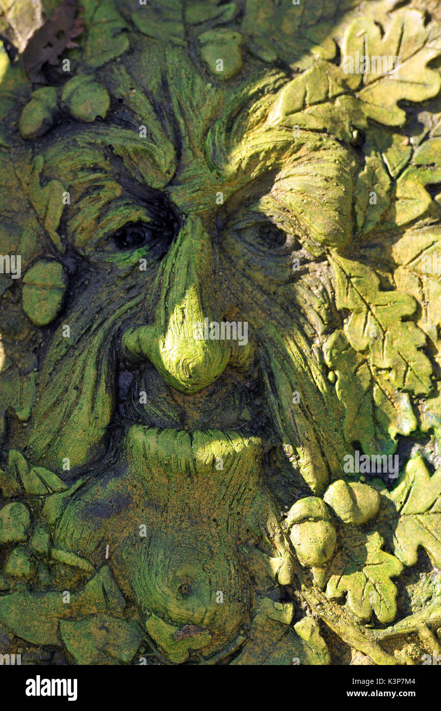 Der Grüne Mann garten statuen Verzierungen Folklore historische Figuren Hexerei iconic Garten Figuren Stockfoto
