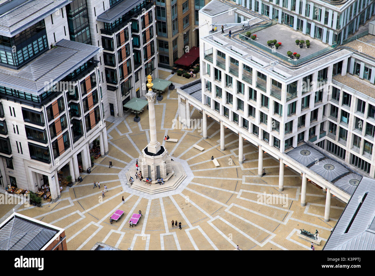 Paternoster Square in London, als von oben auf die St. Paul's Kathedrale. Stockfoto