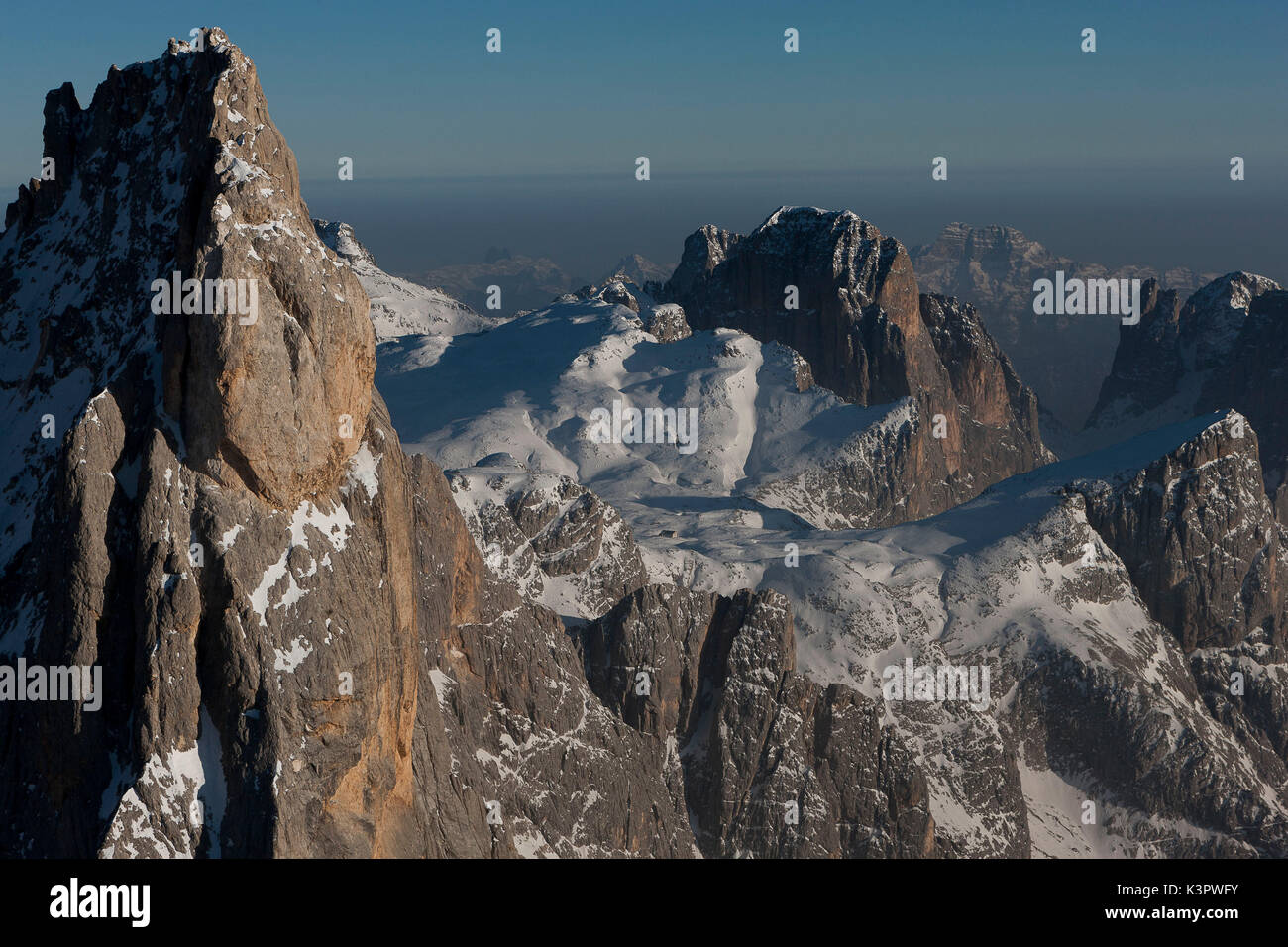 Luftbild des Cimon della Pala Peak. Naturpark Paneveggio Pale di San Martino Gruppen, Dolomiten. Trient Provinz Trentino Alto Adige. Italien, Europa Stockfoto