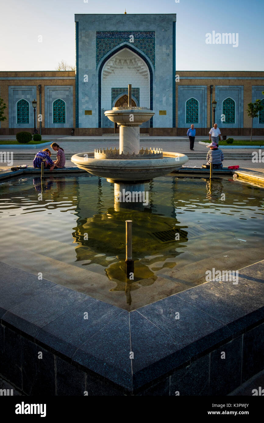 Samarkand, Usbekistan, in Zentralasien. Das Mausoleum des Imam al-Bukhari. Stockfoto