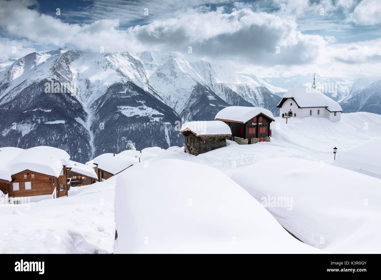Verschneite Almen Frame die hohen Gipfel Bettmeralp Bezirk Raron im Kanton Wallis Schweiz Europa Stockfoto