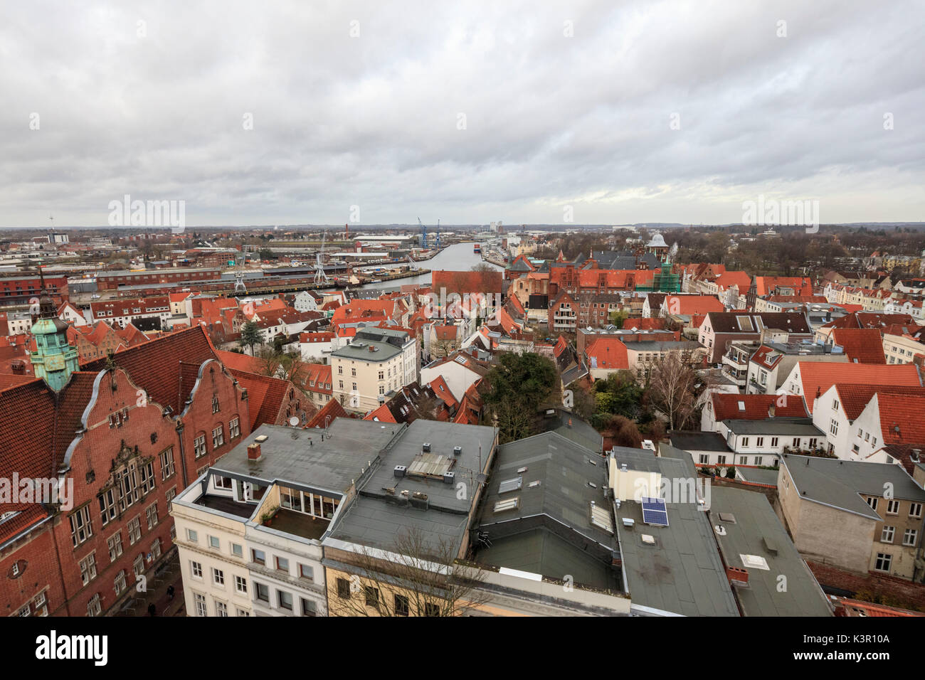 Blick von oben auf die mittelalterliche Stadt hauptsächlich mit gotischen Architektur Lübeck Schleswig Holstein Deutschland Europa gebaut Stockfoto