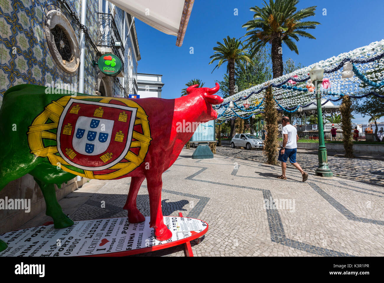 Die traditionellen und farbenfrohen portugiesische Architektur in den Straßen von Tavira Faro Algarve Portugal Europa Stockfoto