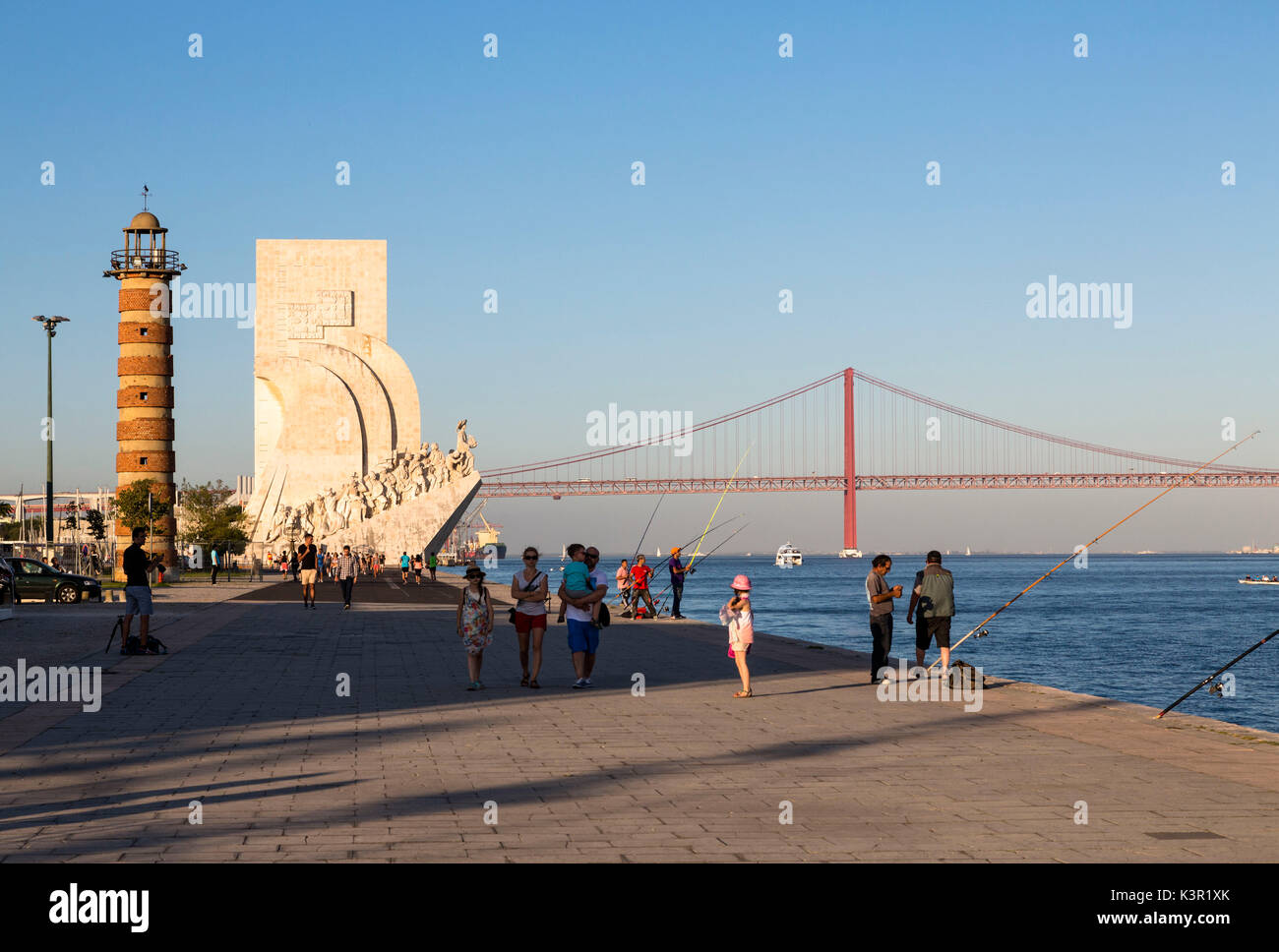 Padrão dos Descobrimentos auch als Denkmal der Entdeckungen am Ufer des Tejo Belem Lissabon Portugal Europa bekannt Stockfoto