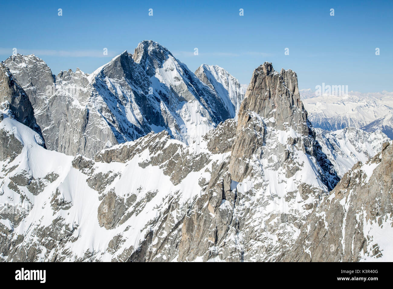 Luftaufnahme der Ago di Sciora mit Pizzo Cengalo im Winter. Val bondasca, Val Bregaglia, Kanton Graubünden Schweiz Europa Stockfoto
