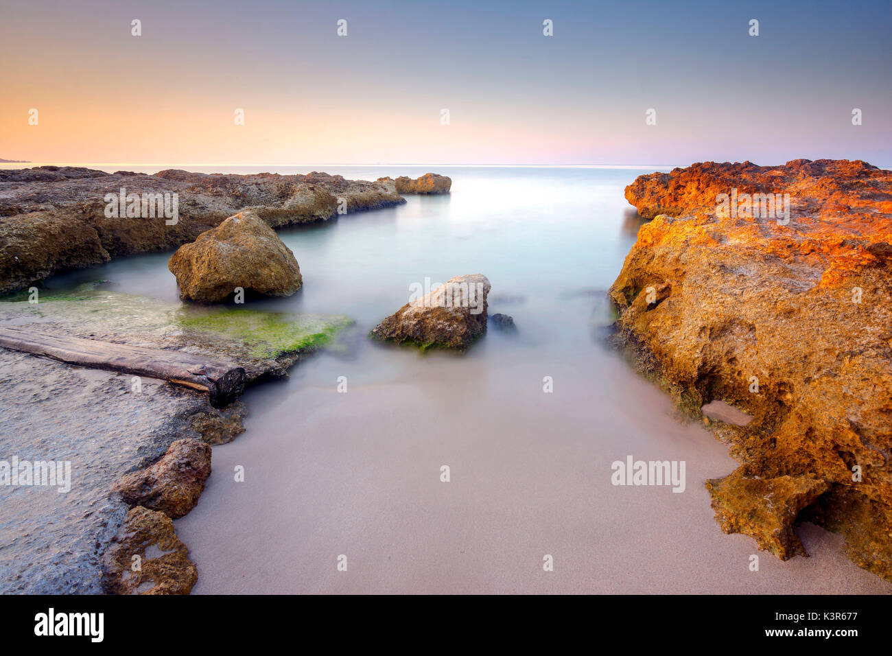 Das erste Licht, der Strand Dünen, Provinz Tarent Apulien Stockfoto