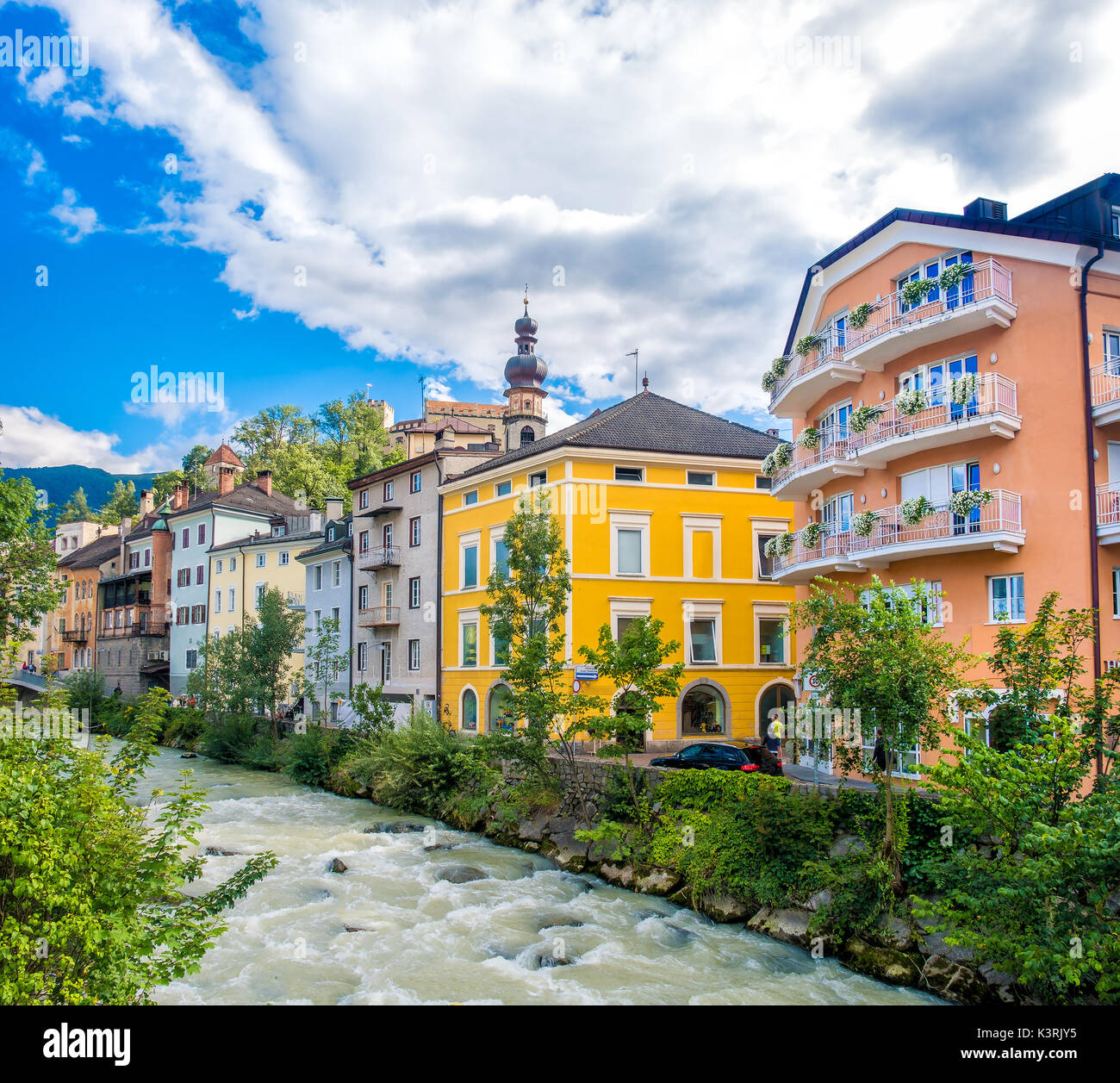 Brunico (Bruneck) im Trentino Alto Adige, Italien Rienz Fluss Stockfoto