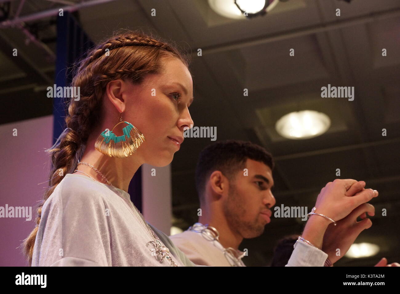 London, Großbritannien. 03 Sep, 2017. Highlights aus der Start- und Landebahn am IJL 2017, INTERNATIONAL JEWELLERY LONDON 2017 zeigt. Credit: Peter Hogan/Alamy leben Nachrichten Stockfoto