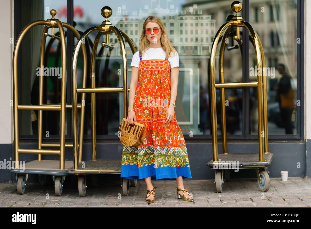 Kopenhagen, Dänemark. 08 Aug, 2017. Annabel Rosendahl posing außerhalb der Anne Weste Landebahn zeigen während der Copenhagen Fashion Week - Jul 8, 2017 - Foto: Start- und Landebahn Manhattan/Gnade Lunn *** Nur für redaktionelle Verwendung *** | Verwendung weltweit/dpa/Alamy leben Nachrichten Stockfoto