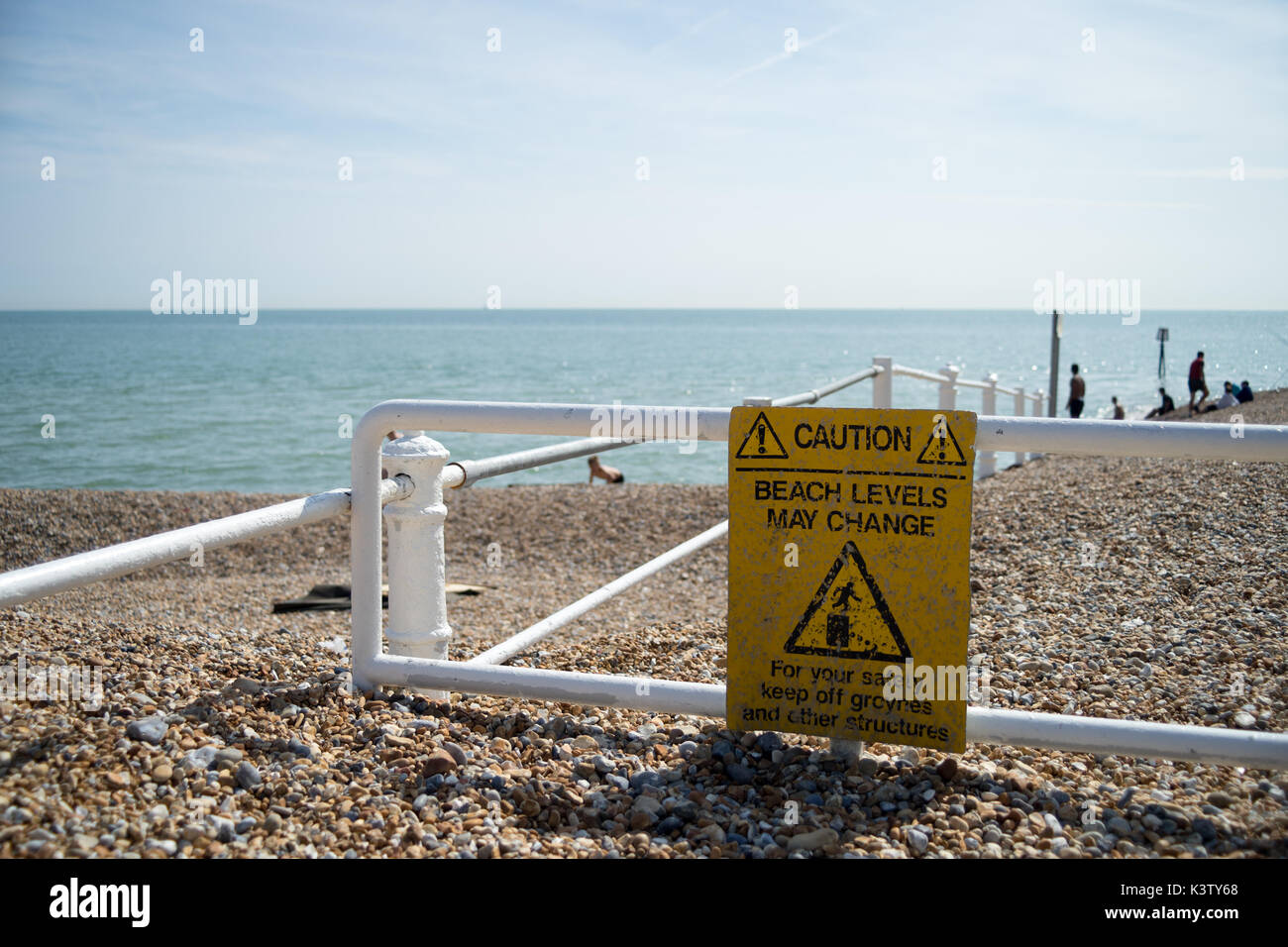 Warnschild auf St Leonards Strand, Hastings GROSSBRITANNIEN. Stockfoto