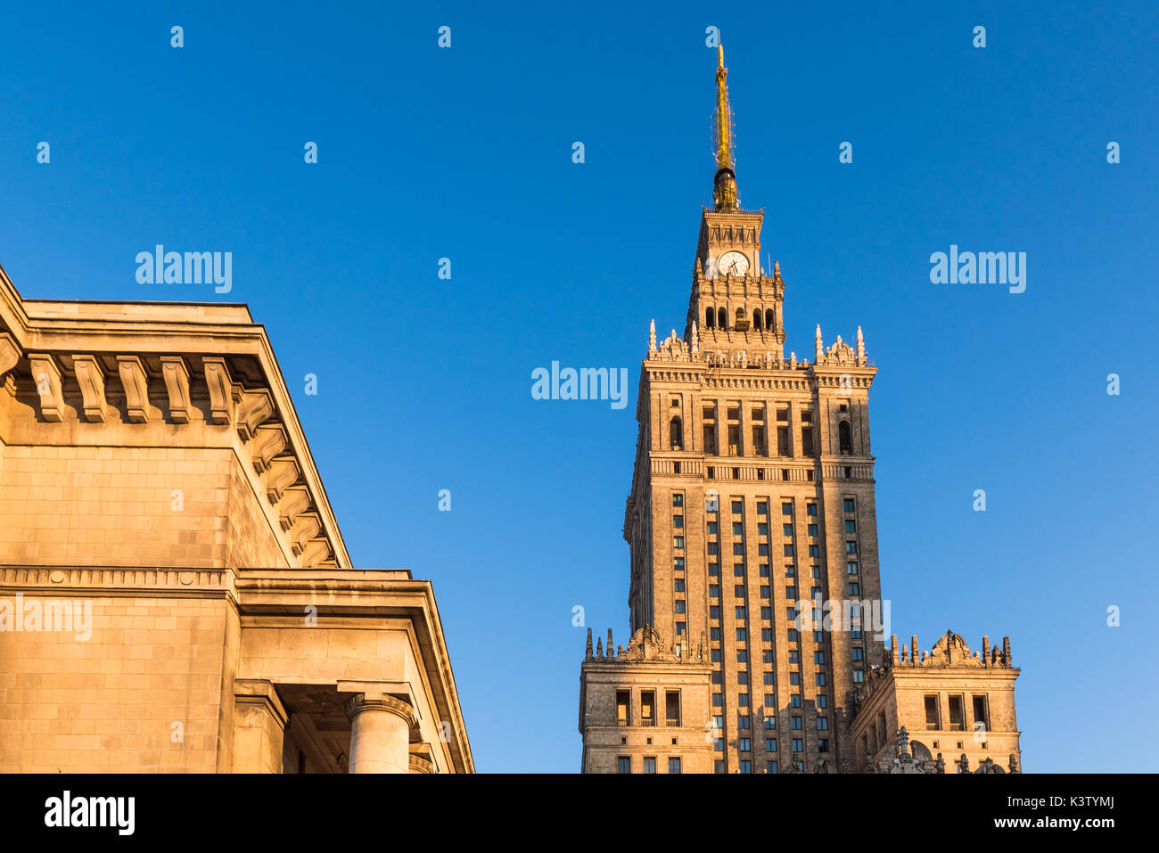 Der Palast der Kultur und Wissenschaft (PKiN), ein Wahrzeichen und Symbol des Kommunismus. Im Jahr 1955 errichtet. Warschau, Polen. Stockfoto