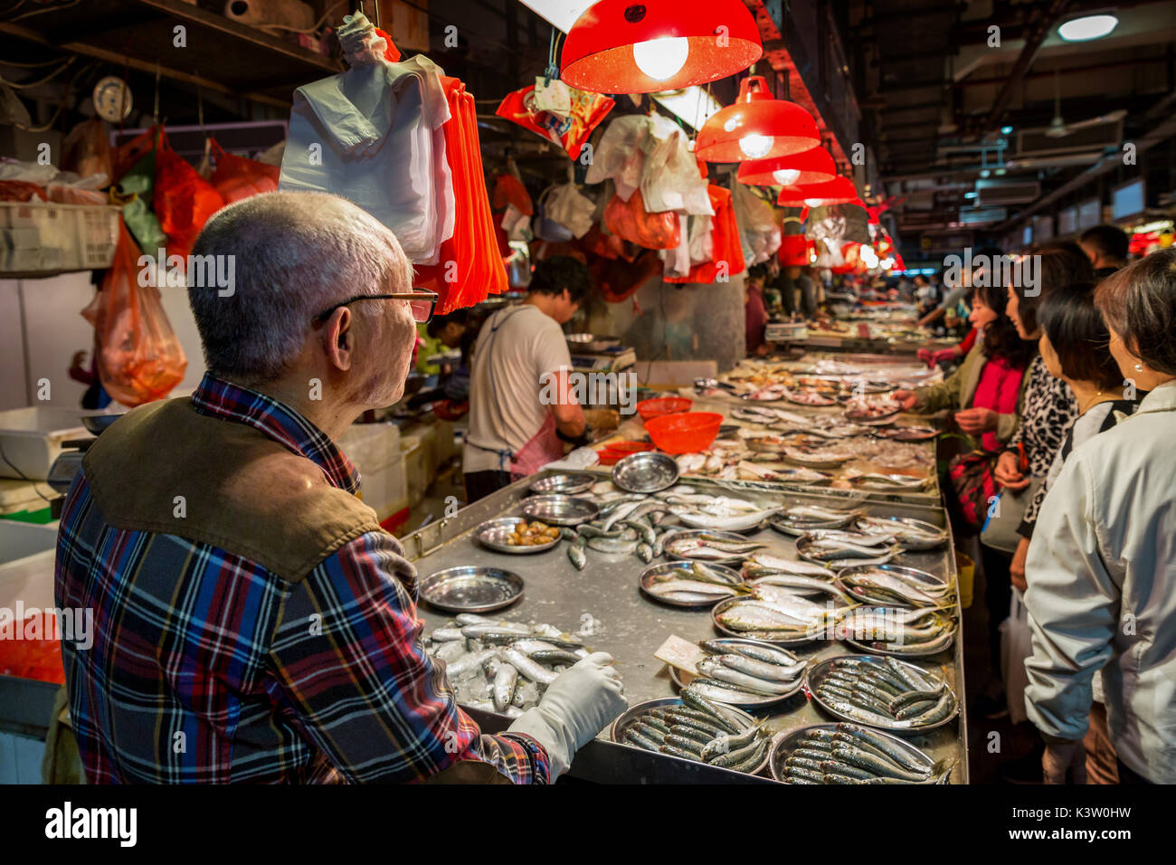 Frische Fische zum Verkauf an roten Markt, Macau Stockfoto