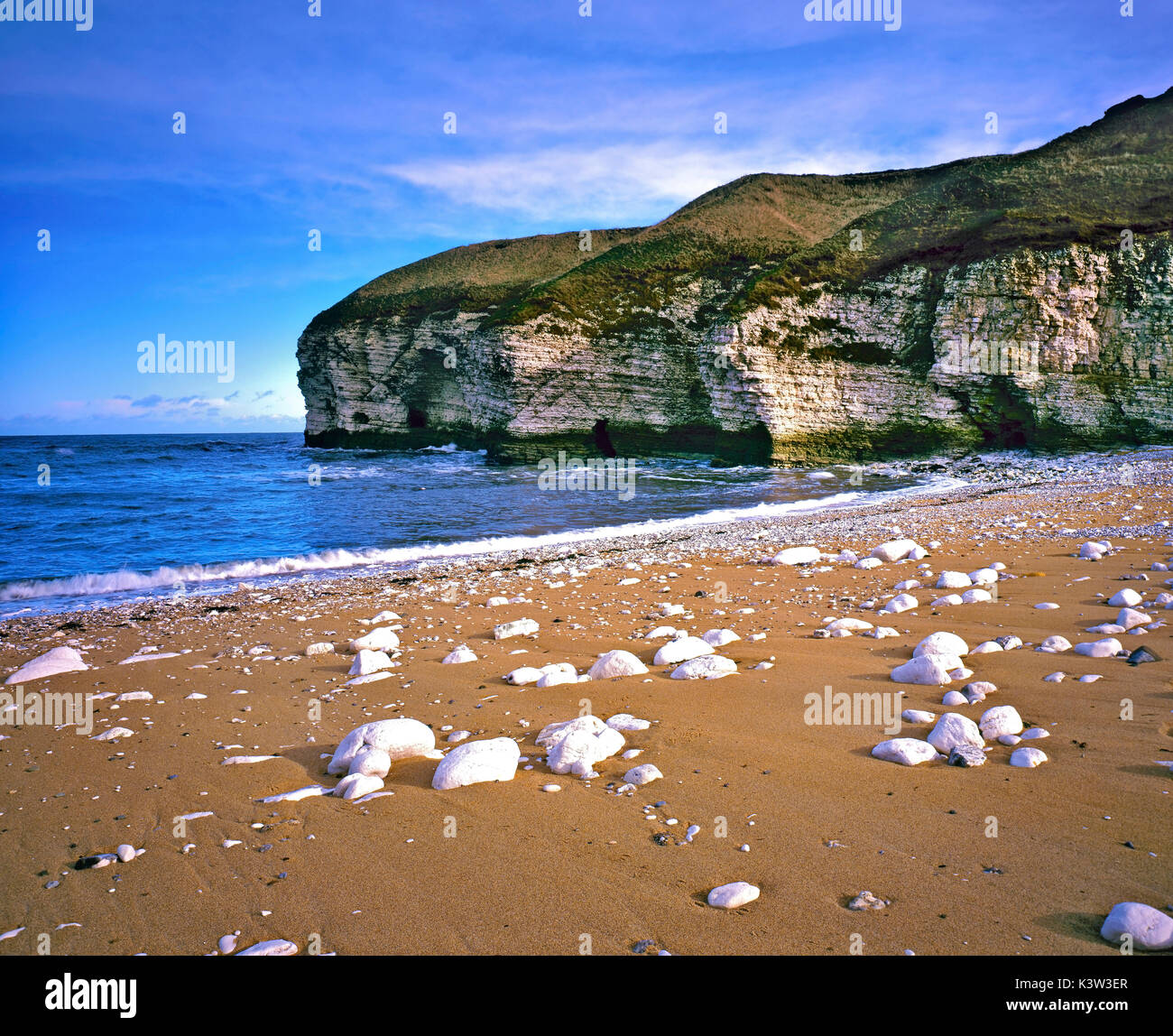 Eine Ansicht von Flamborough Head entlang der Küste von East Yorkshire, Großbritannien Stockfoto