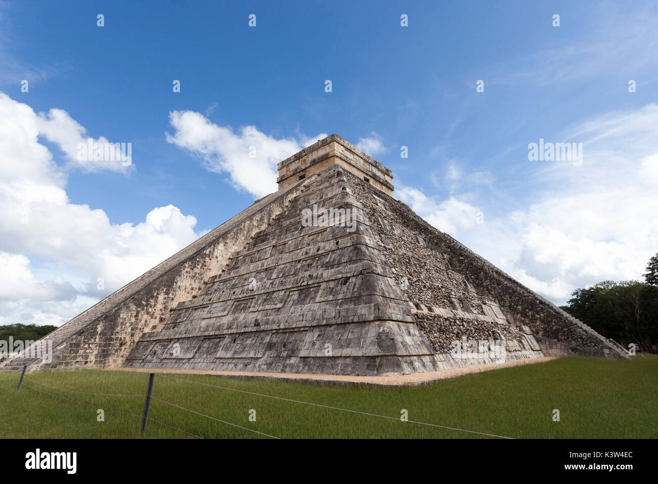 El Castillo, Chichen Itza Archäologische Stätte, Yucatan, Mexiko. Stockfoto