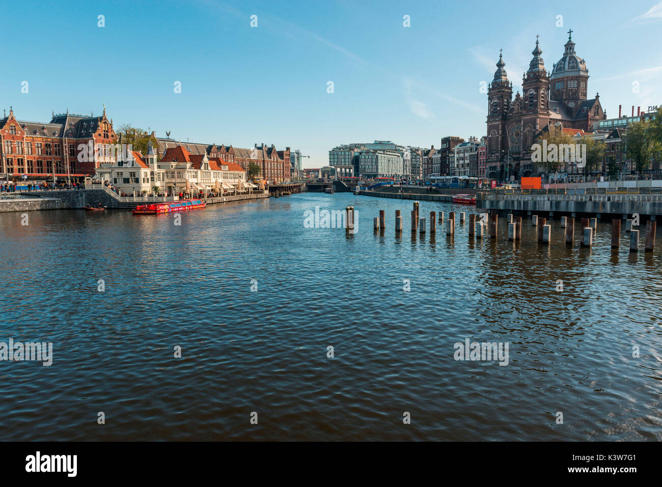 Die Niederlande, Europa, Amsterdam Canal. Stockfoto