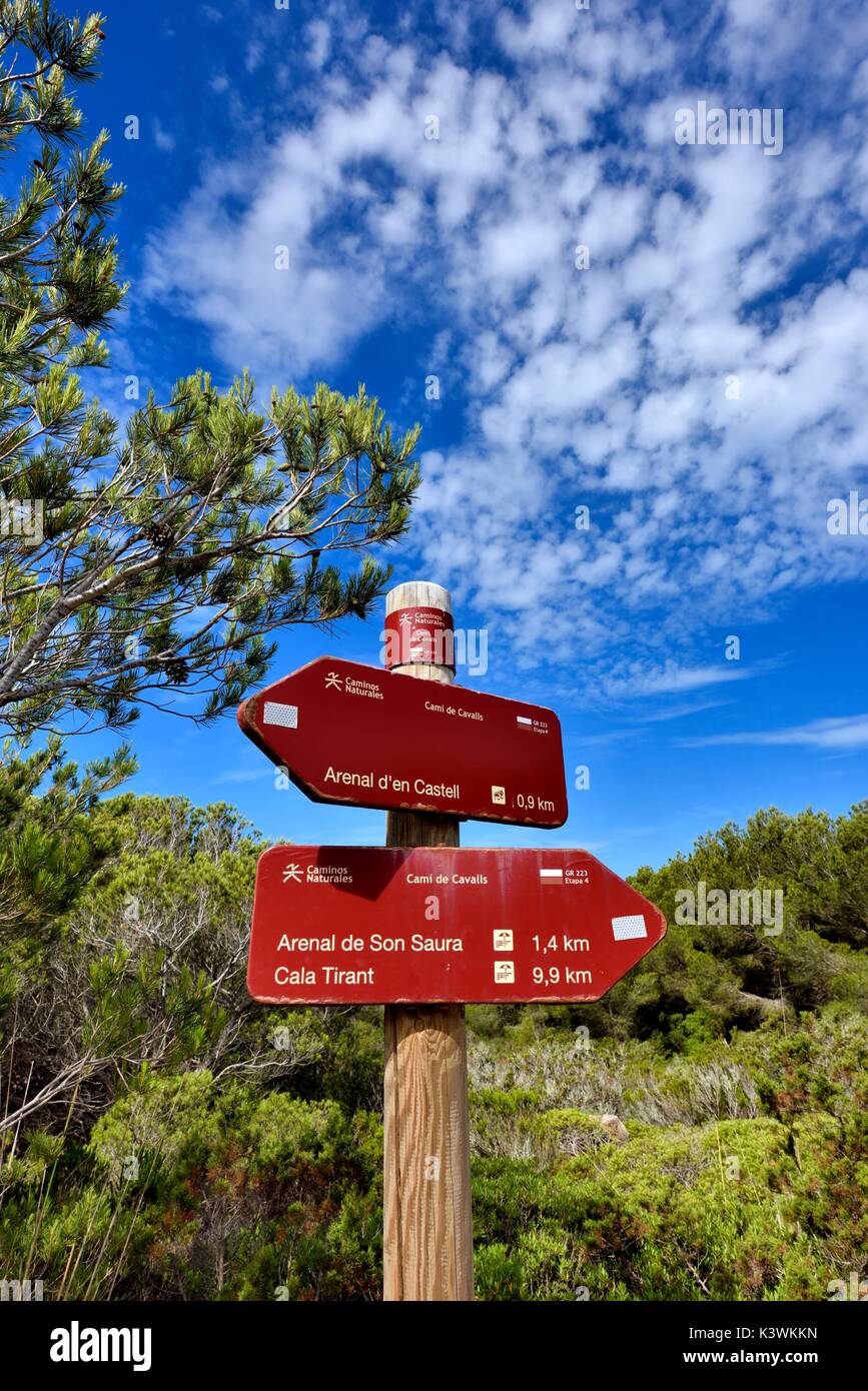 Cami de cavalls touristische Beschilderung menorca Menorca Spanien Stockfoto