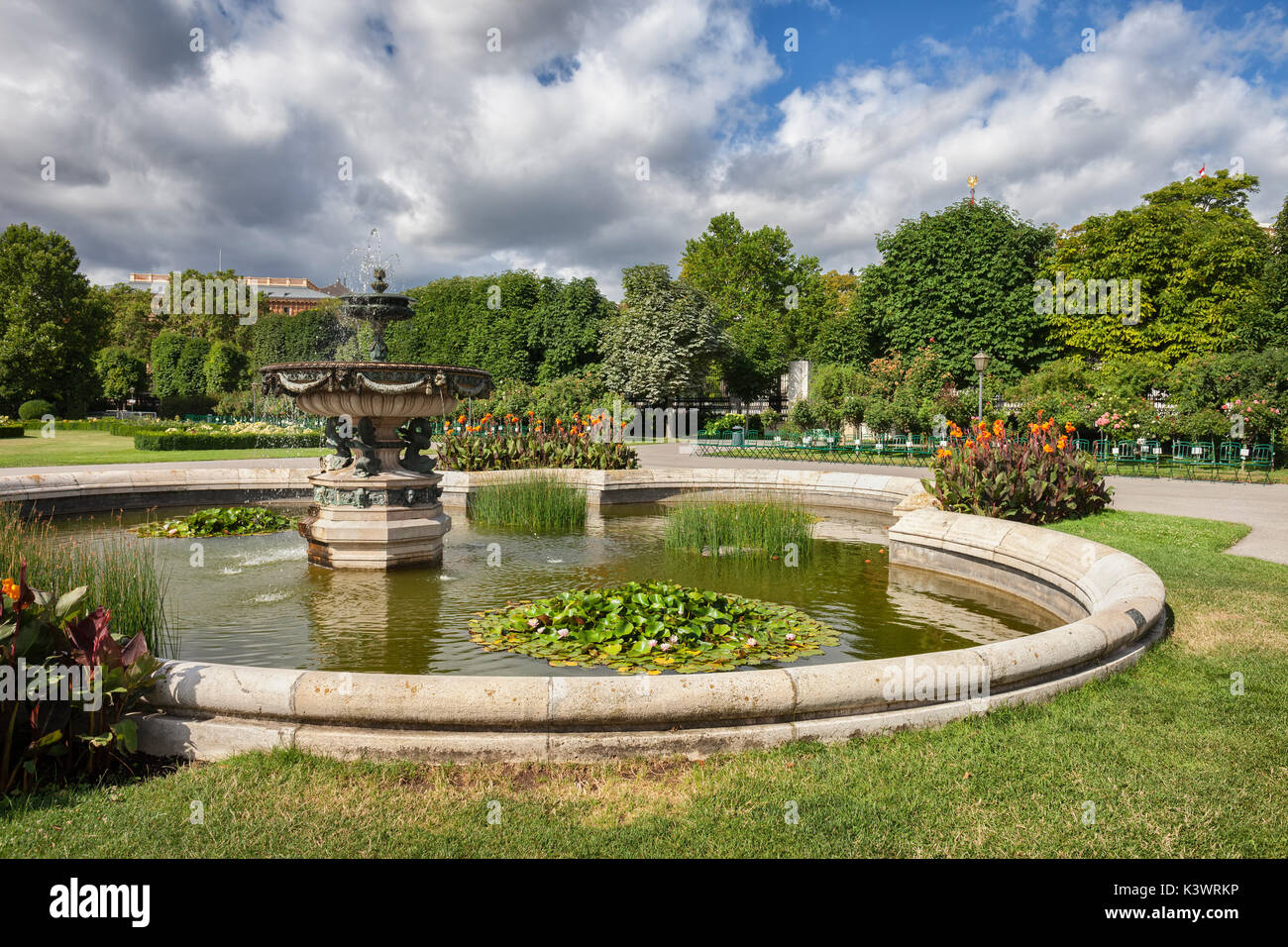 Österreich, Wien, Volksgarten - der Garten, den Park im Zentrum der Stadt mit Brunnen und Pool Stockfoto