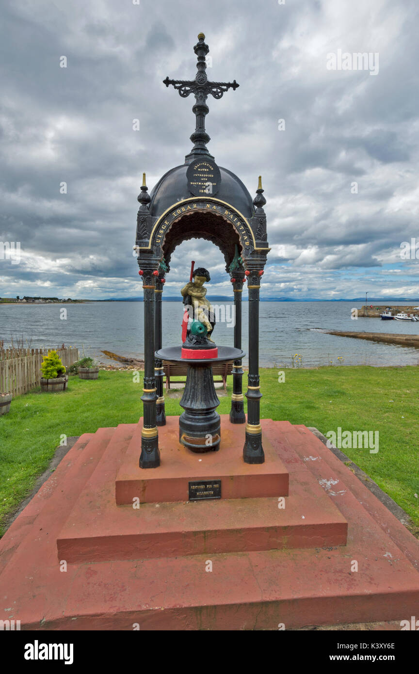 Umgebung Dorf EASTER ROSS HALBINSEL TARBAT STATUE MIT DER EINFÜHRUNG DER GRAVITATIVEN WASSERVERSORGUNG im Jahr 1887 gedenken. Stockfoto