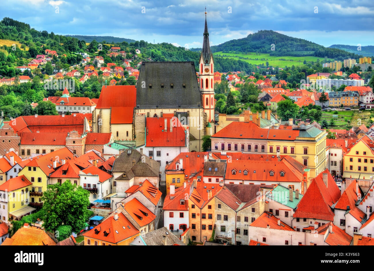 Blick auf die Stadt Cesky Krumlov, die zum UNESCO Weltkulturerbe in der Tschechischen Republik Stockfoto