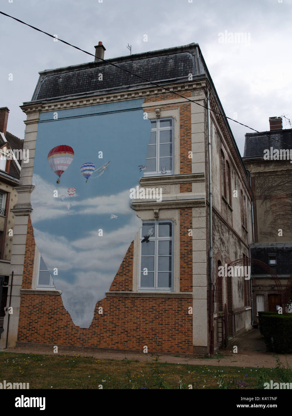 Wandbild an der Seite des Gebäudes in Evreux, Frankreich Stockfoto