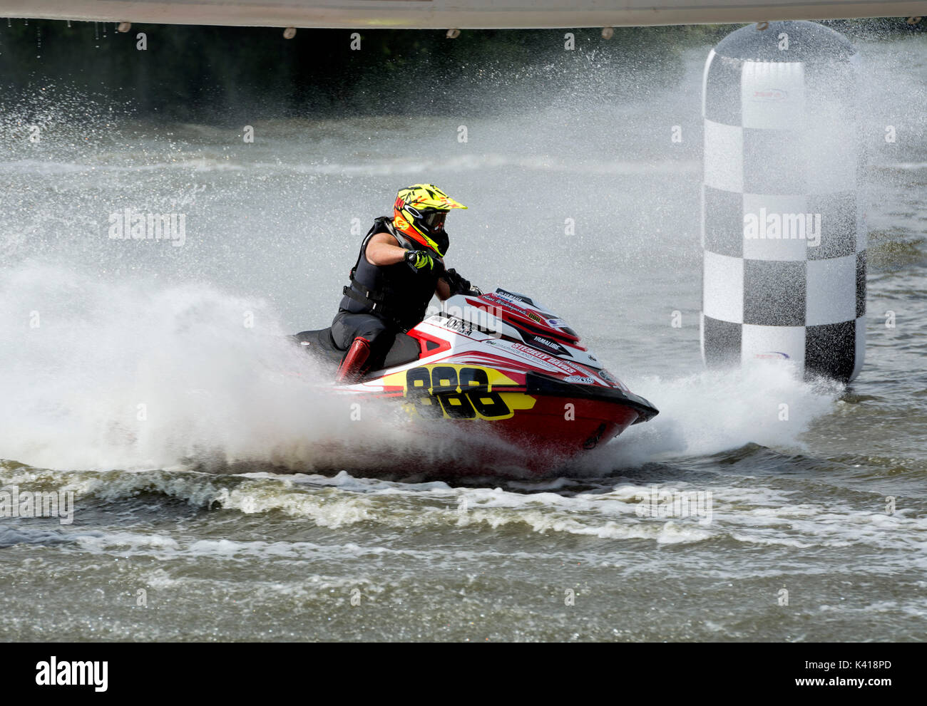 Jet ski Racing bei Kingsbury Wasserpark, Warwickshire, Großbritannien Stockfoto