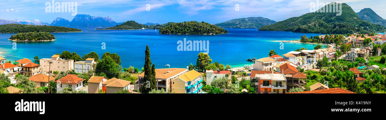 Panoramablick auf die Bucht von Nydri, Lefkada Insel, Griechenland. Stockfoto