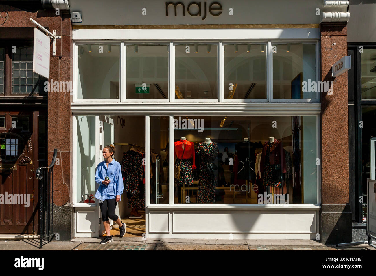 Maje Bekleidungsgeschäft, South Molton Street, London, UK Stockfoto