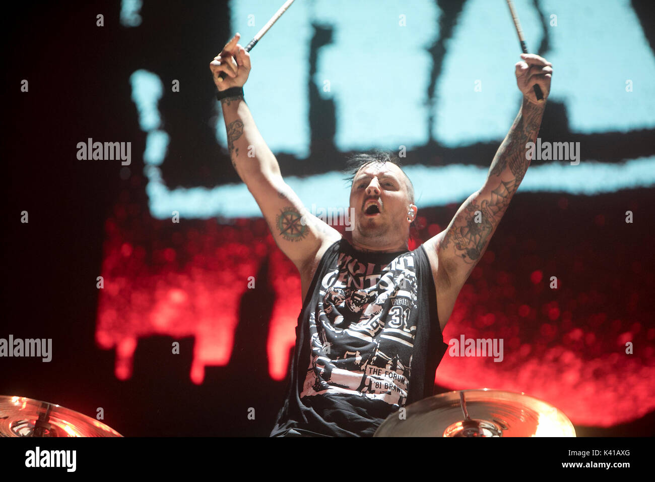 Branden Steineckert rancid tritt beim IT's Not Dead Festival am 26. August 2017 Glen Helen Amphitheater San Bernardino, Kalifornien auf. Stockfoto