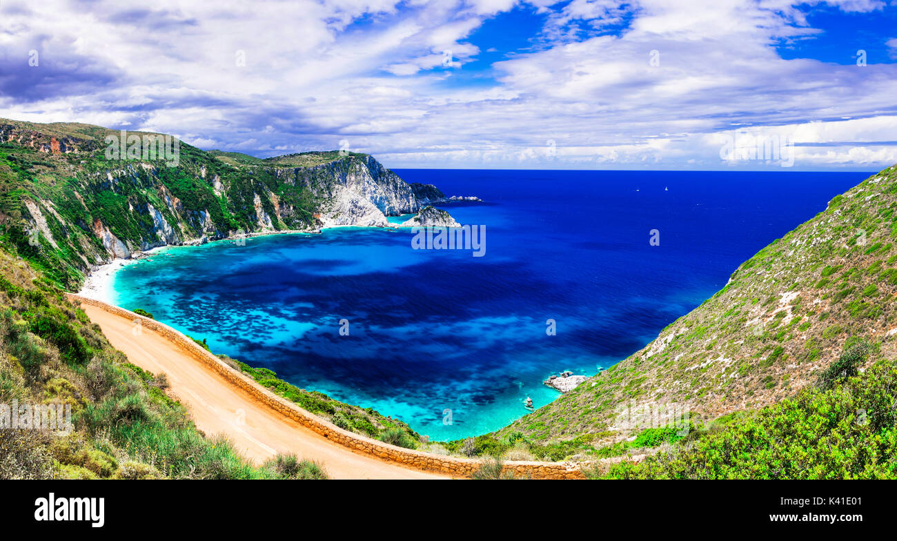 Atemberaubende Strände der griechischen Inseln - Petani Beach in Kefalonia. Ionische Inseln Stockfoto