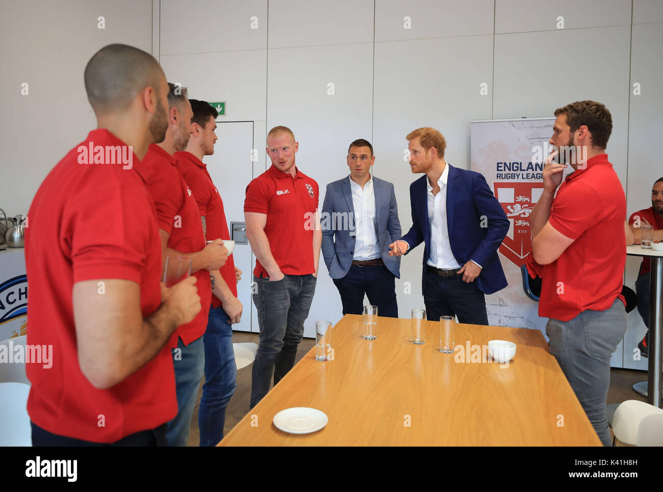 Prinz Harry, als er besucht einen Empfang durch die Rugby Football League (RLF) Mitglieder der England Gruppe in Manchester zu erfüllen. Stockfoto