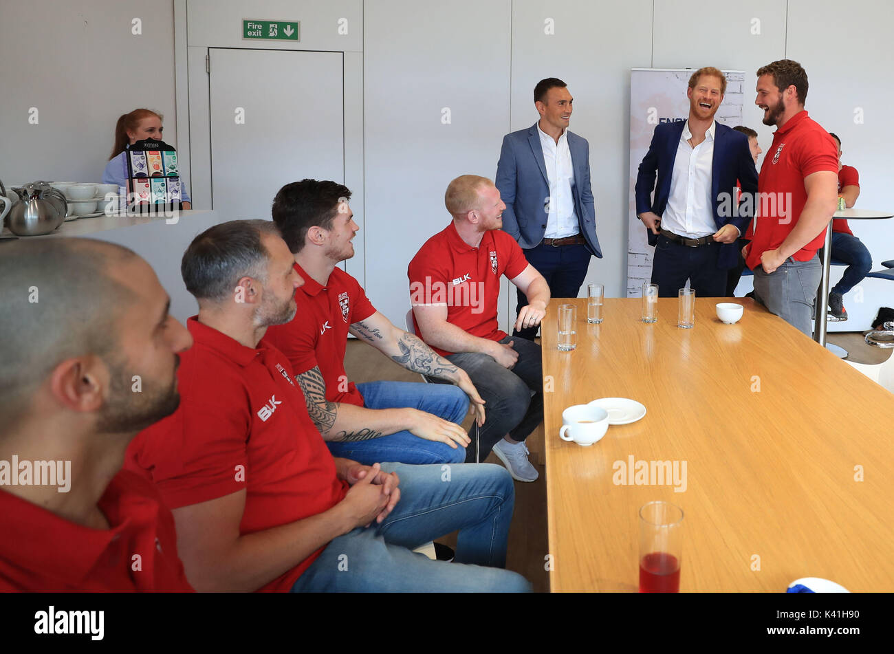 Prinz Harry, als er besucht einen Empfang durch die Rugby Football League (RLF) Mitglieder der England Gruppe in Manchester zu erfüllen. Stockfoto