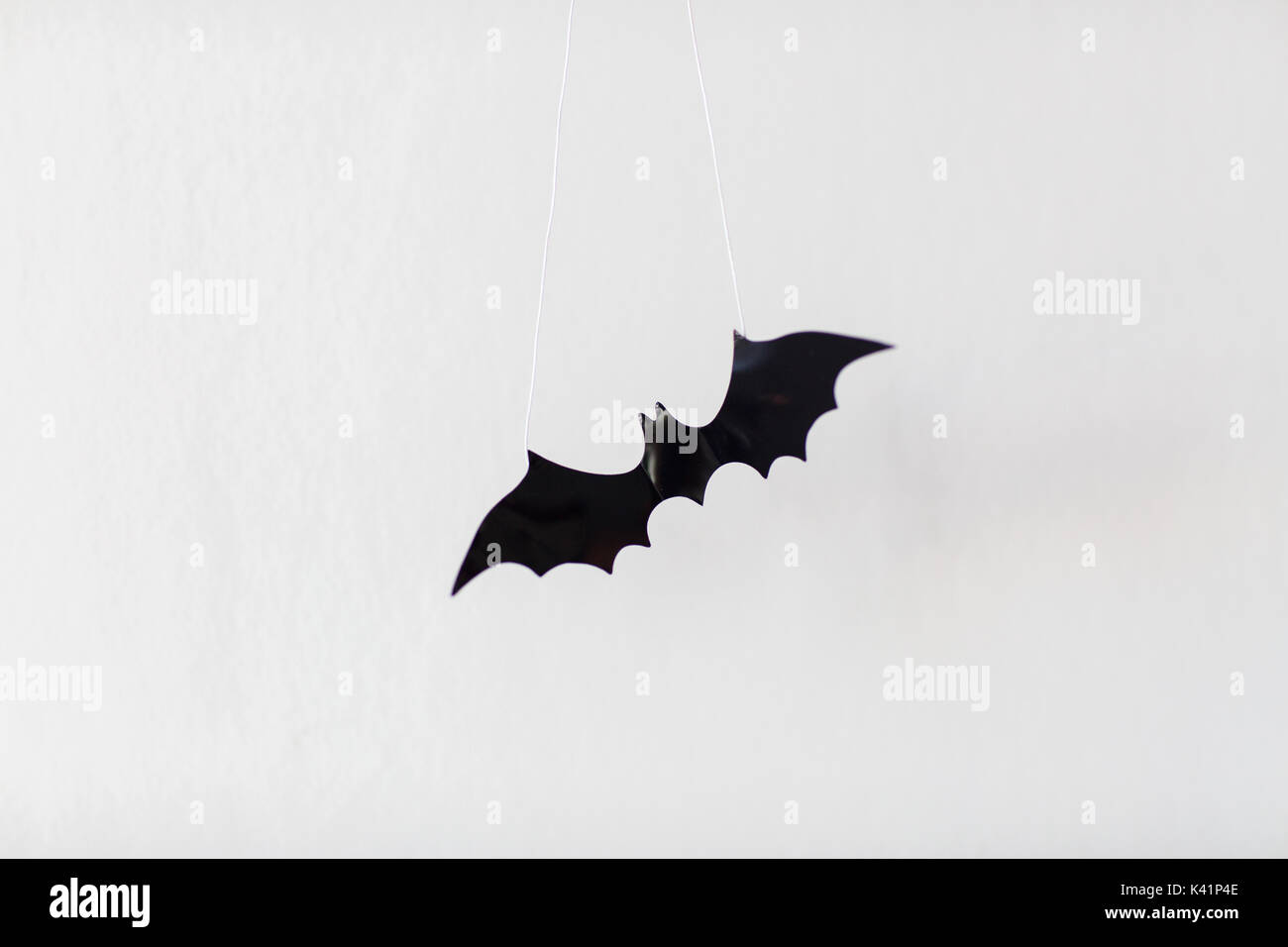 Halloween Dekoration von bat auf weißem Hintergrund Stockfoto