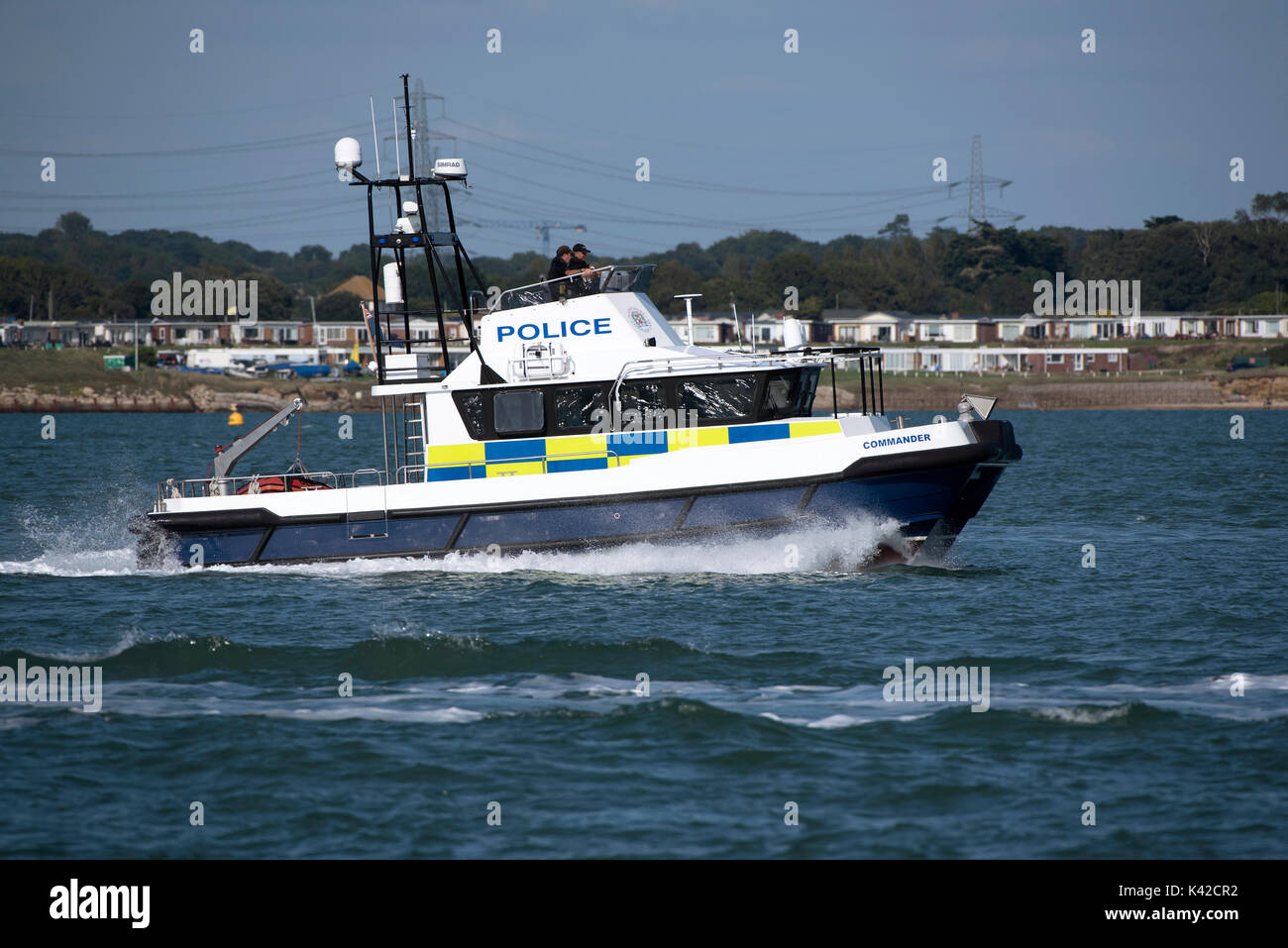 Southampton Wasser Hampshire England UK. August 2017 Das Hampshire Constabulary Boot Kommandant bei einer Geschwindigkeit Stockfoto