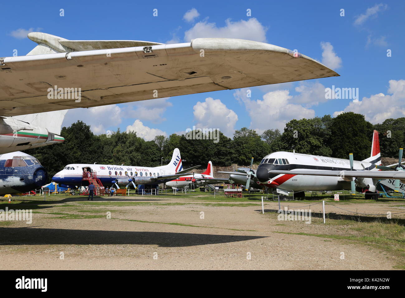 Vickers 806 Viscount (1958) und Vickers Vanguard 953C (1961), Brooklands Museum, Weybridge, Surrey, England, Großbritannien, Großbritannien, Großbritannien, Europa Stockfoto