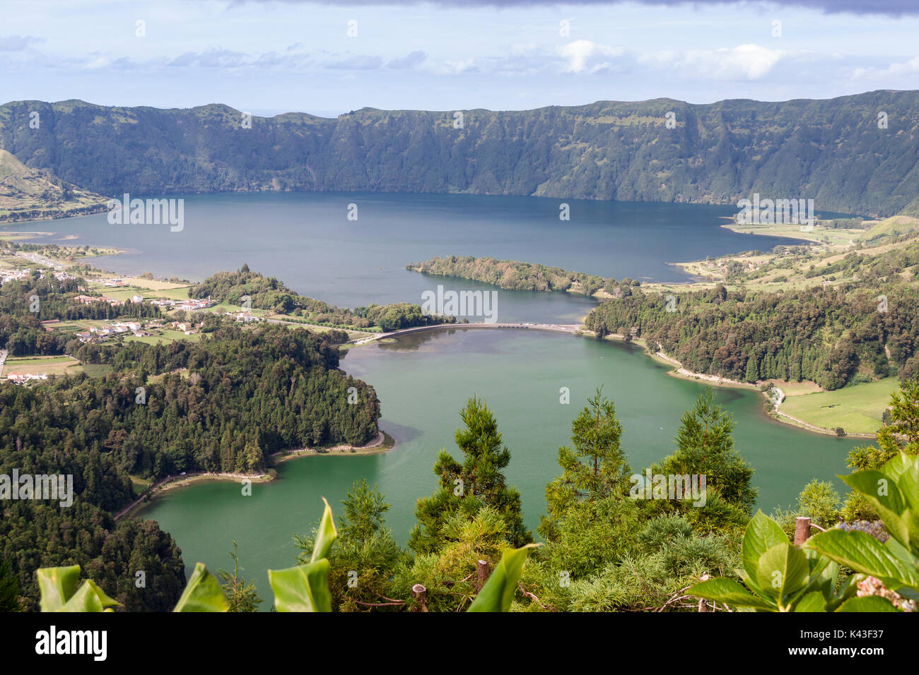 Über Lagoa Azul und Lagoa Verde, Sao Miguel, Azoren Stockfoto