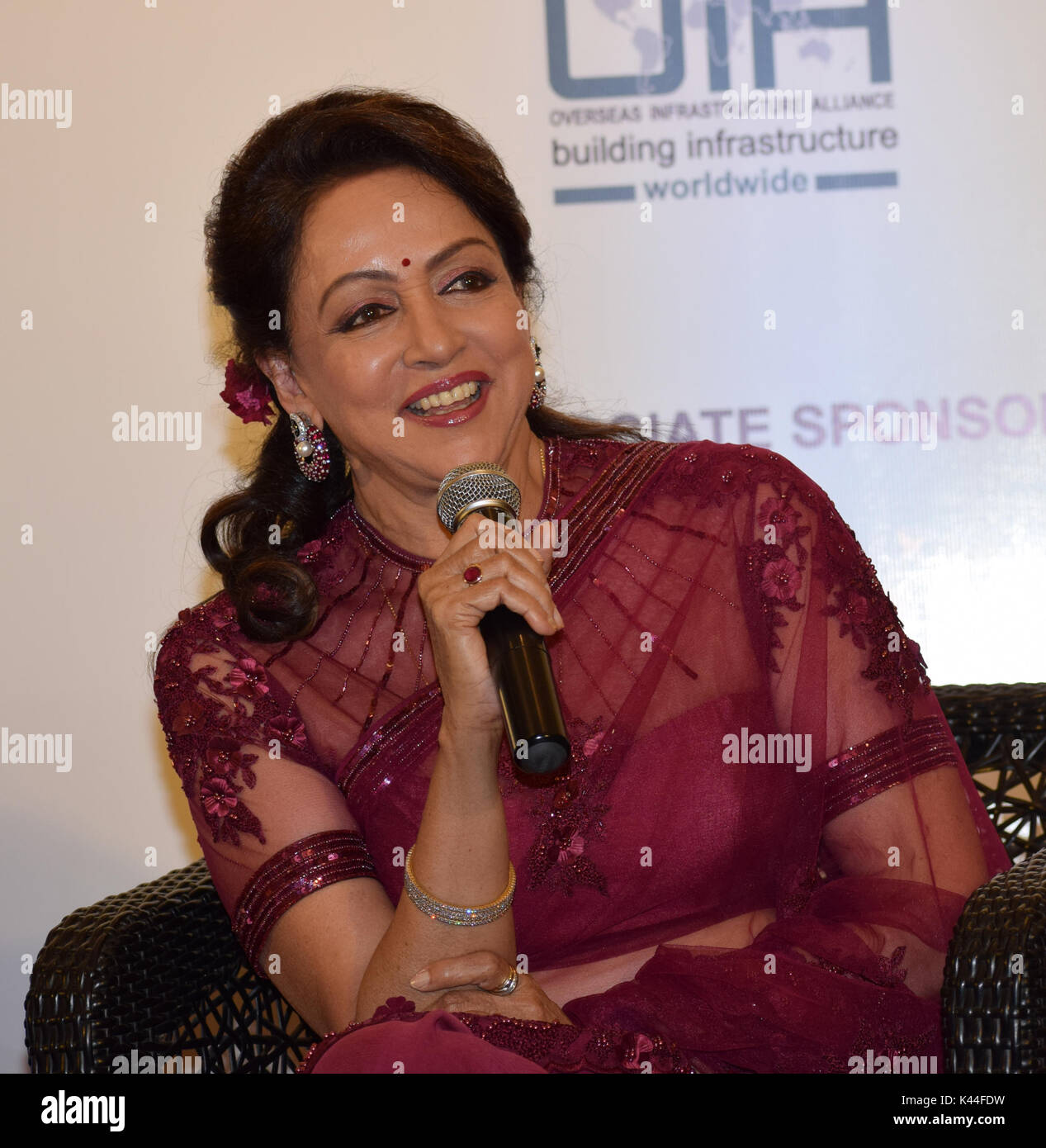 Mumbai, Indien. 4. Sep 2017. Bollywood Schauspielerin und M.P. Hema Malini darstellen, während die Ankündigung der "Synergy" - eine Indo Georgian Dance Fusion im Hotel JW Marriott, Juhu in Mumbai. Credit: Azhar Khan/Alamy leben Nachrichten Stockfoto