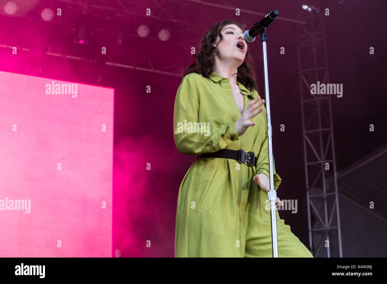 Vancouver, Kanada. 03 Sep, 2017. Vancouver, Kanada. 3. Sep 2017. Neuseeland Singer-Songwriter Lorde durchführen am iHeartRadio Beach Ball an der PNE Amphitheater in Vancouver, BC, Kanada. Credit: Jamie Taylor/Alamy Leben Nachrichten. Stockfoto