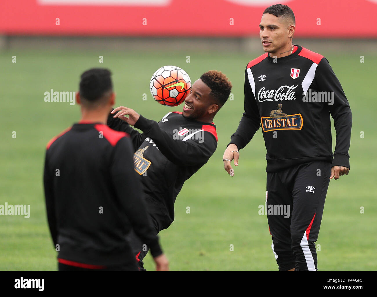 Peru S Jefferson Farfan C Beteiligt Sich An Einem Training In Lima Peru 04 September 2017 Die Nationale Fussball Tam Ecuador Gesicht Fur Die Russland 2018 World Cup Qualifier Efe Ernesto Arias Stockfotografie Alamy