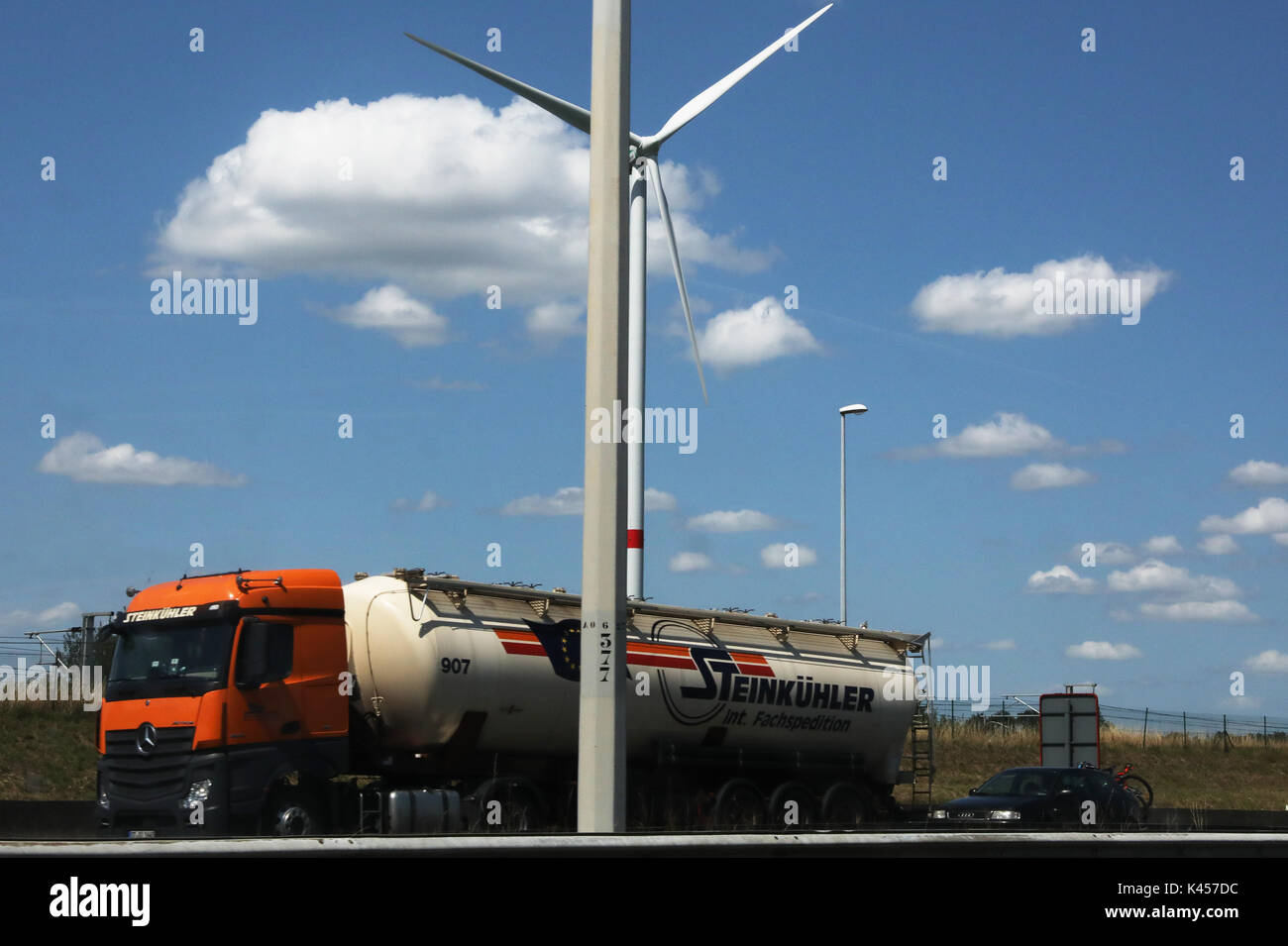 Die Windenergieanlagen Stockfoto