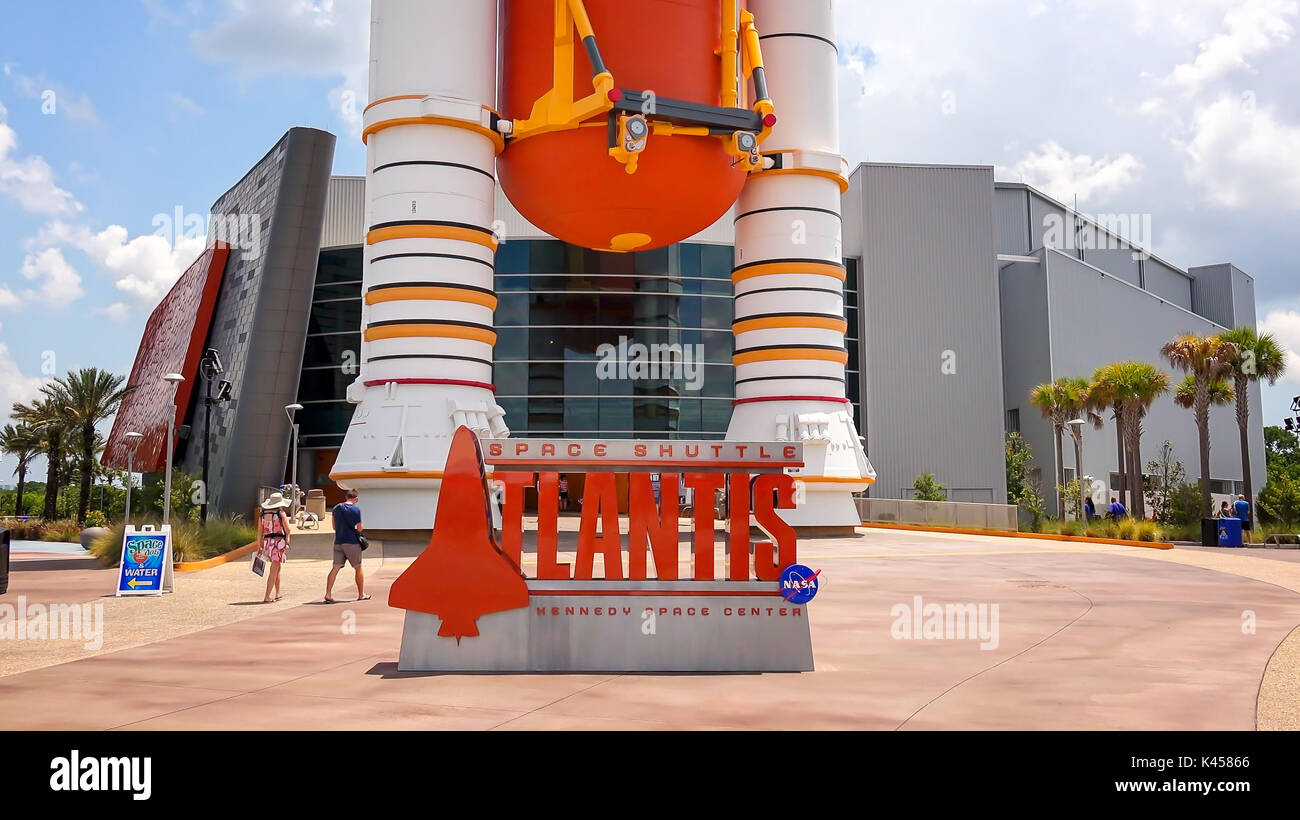 Das Space Shuttle Atlantis Ausstellung Zeichen im Kennedy Space Center Visitor Komplex in Cape Canaveral, Florida Stockfoto