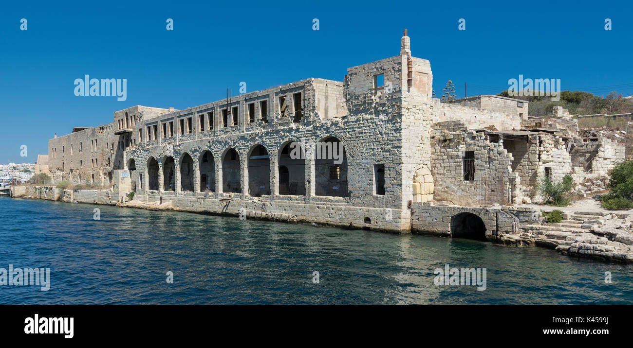 Gebäude, die von der Royal Navy 10. U-Boot Flotte während des Zweiten Weltkrieges verwendet - Manoel Island, den Hafen von Marsamxett, Malta Stockfoto