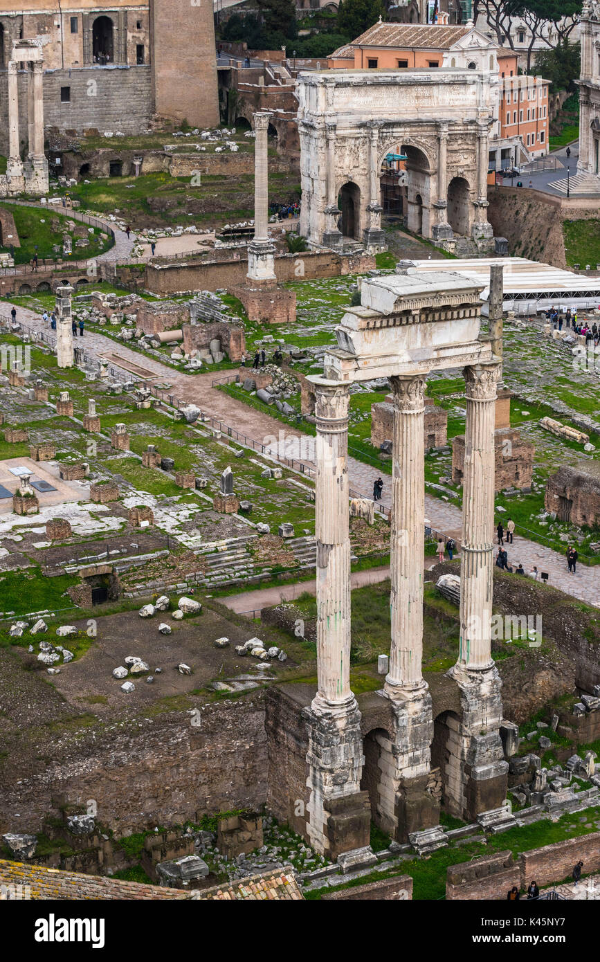 Forum Romanum, Rom, Italien. Die Imperial Forum vom Palatin, Italien gesehen Stockfoto
