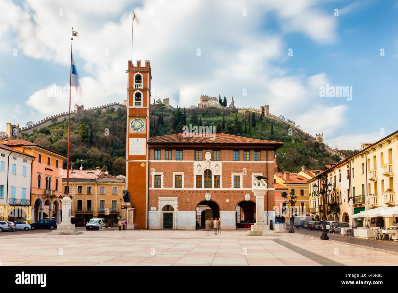 Schloss, Marostica, der Provinz Vicenza, Venetien, Italien. Mittelalterliche Stadt von Mauern umgeben. Stockfoto