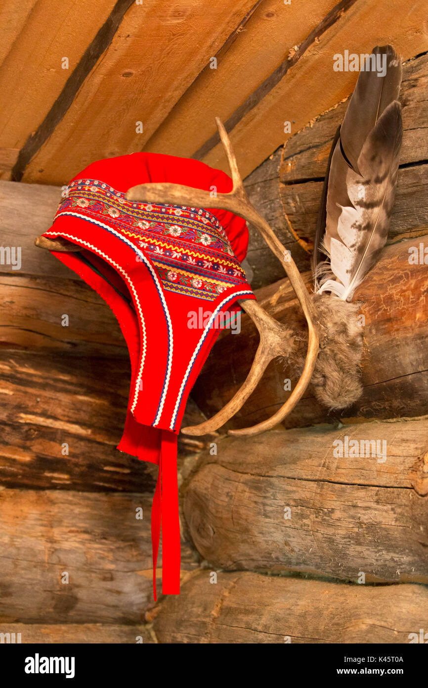 Frau Kopfbedeckungen im samischen Regionen in Lappland, Finnland Stockfoto