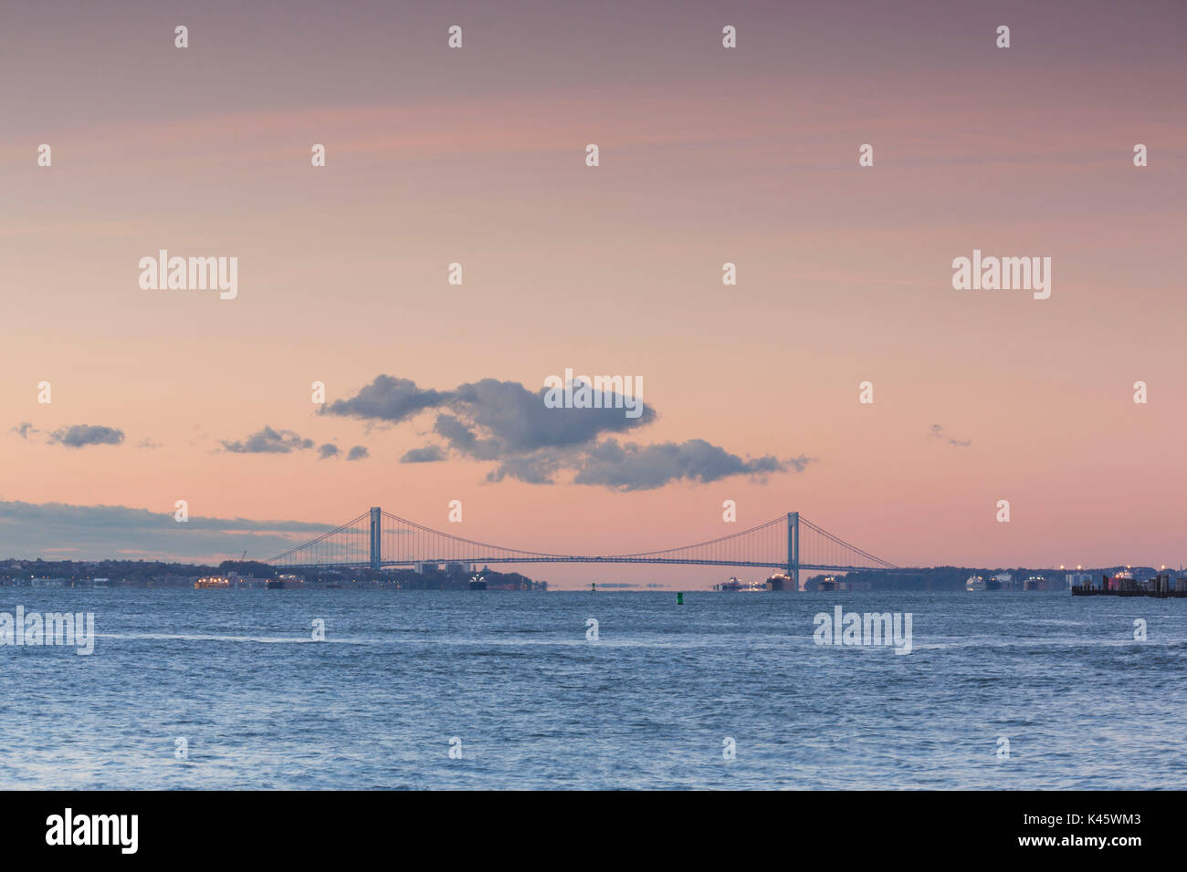 USA, New York, New York City, Verrazano Narrows Bridge, Dawn Stockfoto